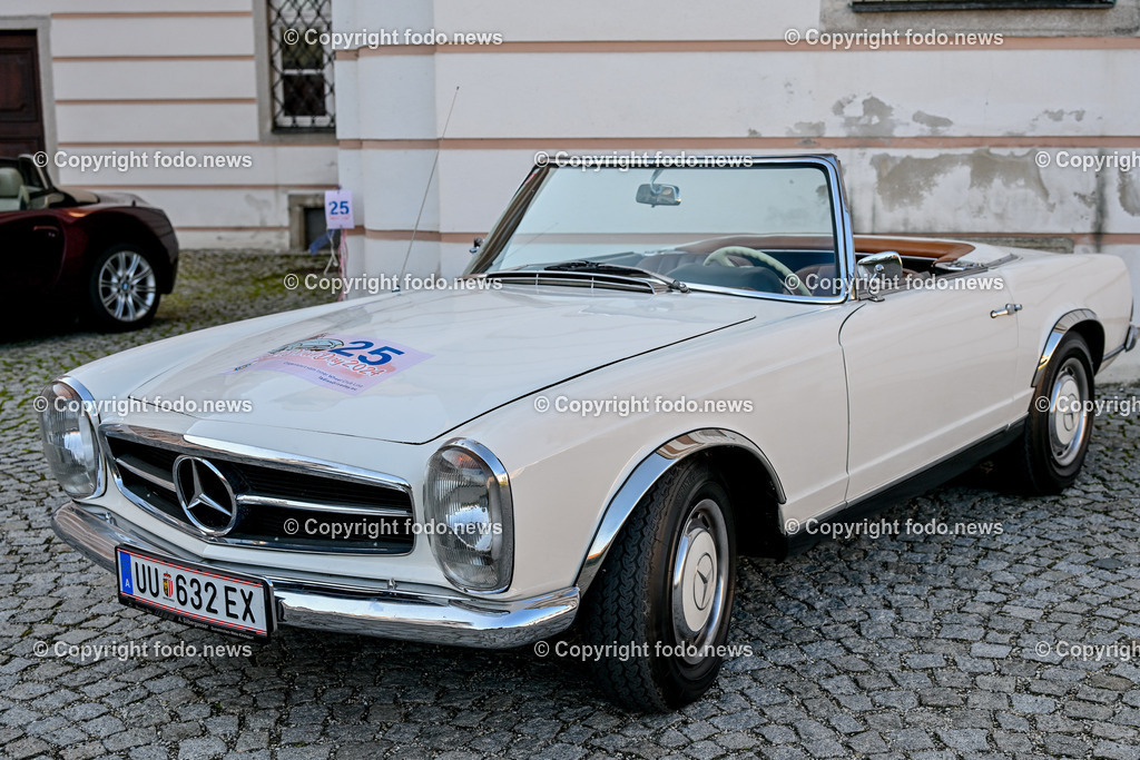 Inner Wheel Club Linz_ Charity Oldtimerfahrt_ 21.09.2024-18 | 21.09.2024, Linz, AUT, Inner Wheel Club Linz,  Charity Oldtimerfahrt im Bild Inner Wheel Club Linz,  Charity Oldtimerfahrt, Teilnehmer©Harald Dostal / fodo.media