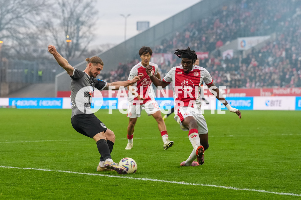 GER Rot-Weiss Essen vs. SSV Ulm, Fussball, 3. Liga, Spieltag 19, Saison 2025/2026, 20.12.2025 | GER Rot-Weiss Essen vs. SSV Ulm, Fussball, 3. Liga, Spieltag 19, Saison 2025/2026, 20.12.2025Foto: Fabian Friese - Realisiert mit Pictrs.com