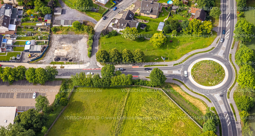 Boenen220601995 | Luftbild, Neubau Kreisverkehr Bahnhofstraße Ecke Hammer Straße, Baustelle an der Bahnhofstraße Ecke Am Piplingsgraben, Altenbögge, Bönen, Ruhrgebiet, Nordrhein-Westfalen, Deutschland