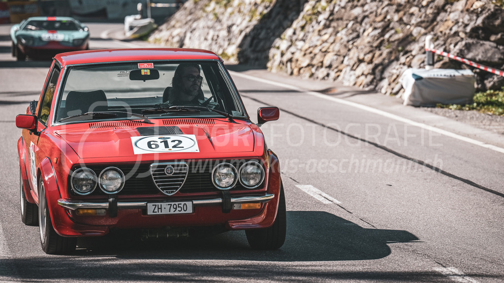 19. Arosa ClassicCar 2023 - 2. September 2023 | 19. Arosa ClassicCar 2023
Arosa, Schweiz
Wüst Moritz aus Dällikon mit der Startnummer 612 in einem Jaguar D-Type Replica, Jahrgang 1956, in der Klasse Demonstration.
@arosaclassiccar, @arosa.official, #arosaclassiccar, #arosa, #76curves, #classiccar
Bild: Sportfotografie Markus Aeschimann | www.markus-aeschimann.ch - Realisiert mit Pictrs.com