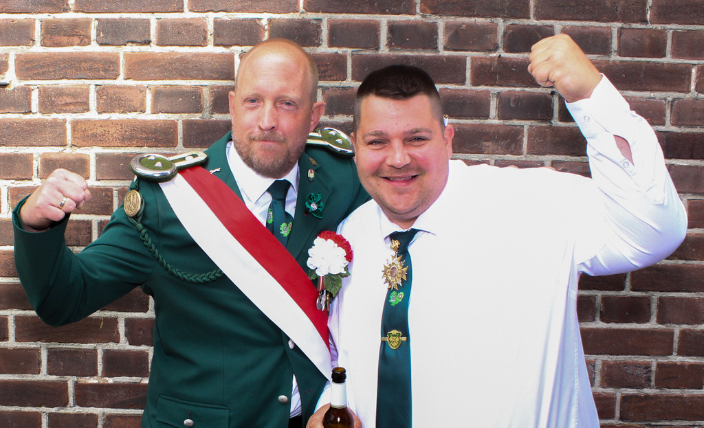 top-top.de-250601-177 | Foto, Video, Fotografie, Videografie, Fotobox, DJ, Discjockey, Musik, Musikbox, Veranstaltung, Photobooth, Amazon, Ebay, Buchtipp, Bestseller, Autor, Verlag, Buch, Wesel, Hamminkeln, NRW, Dinslaken, Rees, Drohne, Hochzeit, Party, Fotobox, Wesel, Fotograf