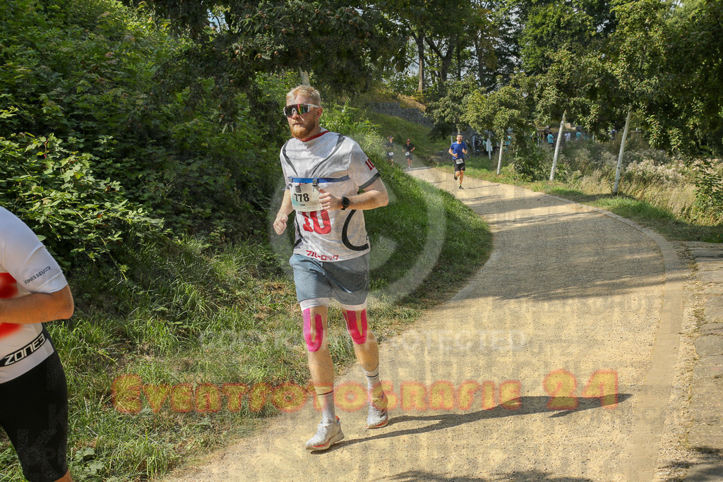250824_1453_EX1_7913 | Sportfotografie im Rhein-Sieg Kreis, Köln, Bonn, NRW, Rheinland Pfalz, Hessen, etc. Unser Tätigkeitsfeld umfasst den Laufsport vom Volkslauf über den Marathon, Duathlon, Triathon bis zum Ultralauf wie Kölnpfad Ultra oder Schindertrail.