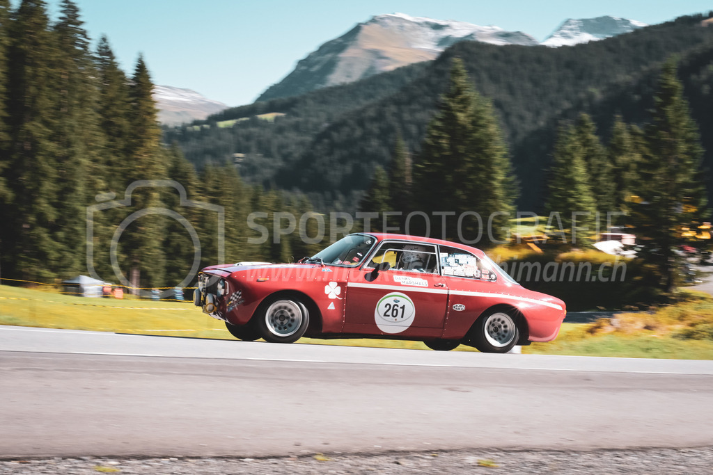 21. Arosa ClassicCar 2025 - 6. =September= 2025 | Michael Scheibler aus Müllheim Dorf (SUI) in einem Alfa Romeo GTA Junior Corsa aus dem Jahre 1968 mit Startnummer 261 am Arosa ClassicCar 2025 in der Kategorie Classic Trophy..@arosaclassiccar, @arosa.official, #arosaclassiccar, #arosa, #76curves, #classiccarBild: Sportfotografie Markus Aeschimann | www.markus-aeschimann.ch - Realisiert mit Pictrs.com