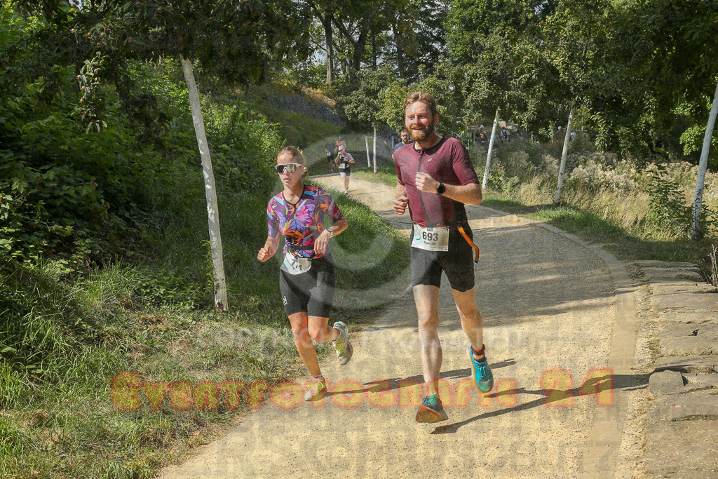 250824_1449_EX1_7689 | Sportfotografie im Rhein-Sieg Kreis, Köln, Bonn, NRW, Rheinland Pfalz, Hessen, etc. Unser Tätigkeitsfeld umfasst den Laufsport vom Volkslauf über den Marathon, Duathlon, Triathon bis zum Ultralauf wie Kölnpfad Ultra oder Schindertrail.