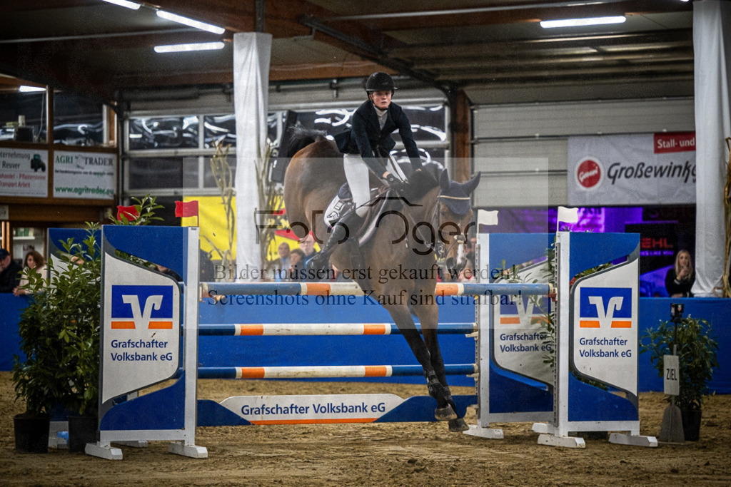 DOS_1657 | Entdecke hochwertige Reitturnierfotos von Foto Oger. Professionell, emotional und authentisch – jetzt Lieblingsmomente im Shop bestellen.Deutschlandweite Turnierfotografie. - Realisiert mit Pictrs.com