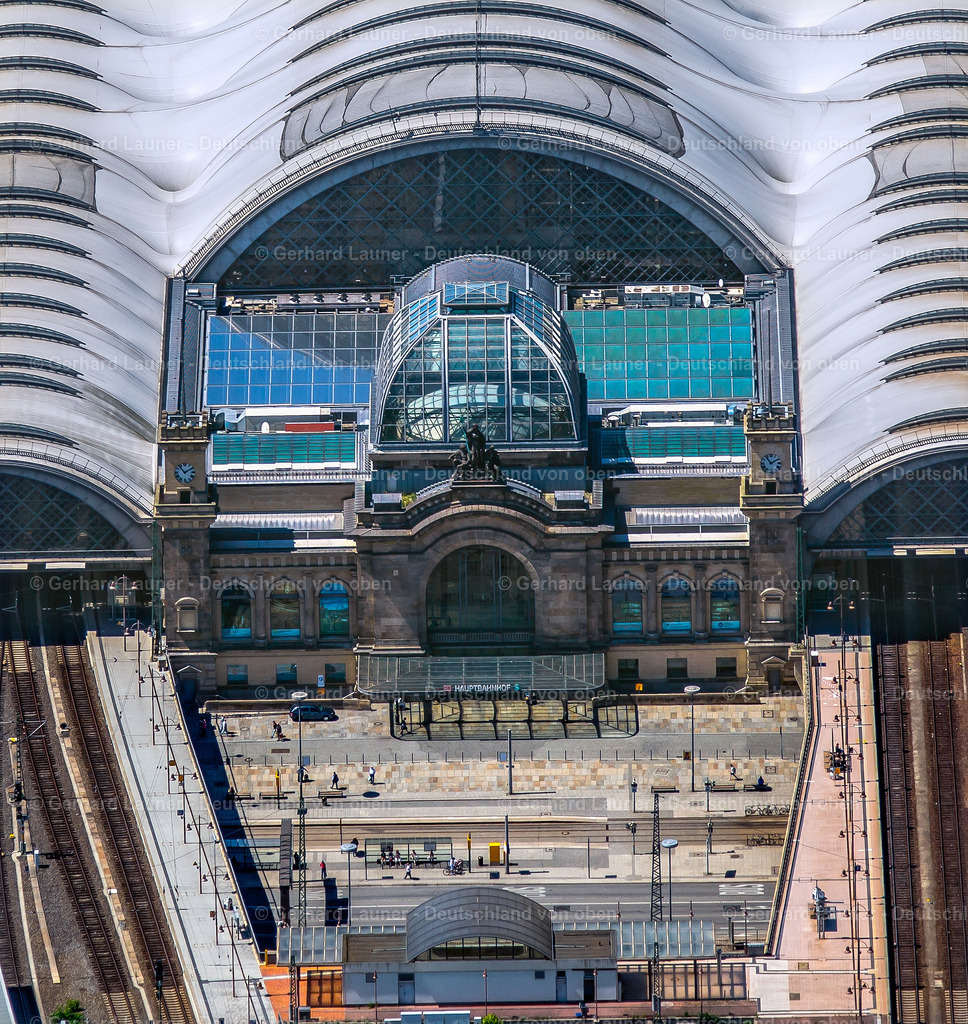 3803674 | Fassade des Hauptbahnhof, Dresden