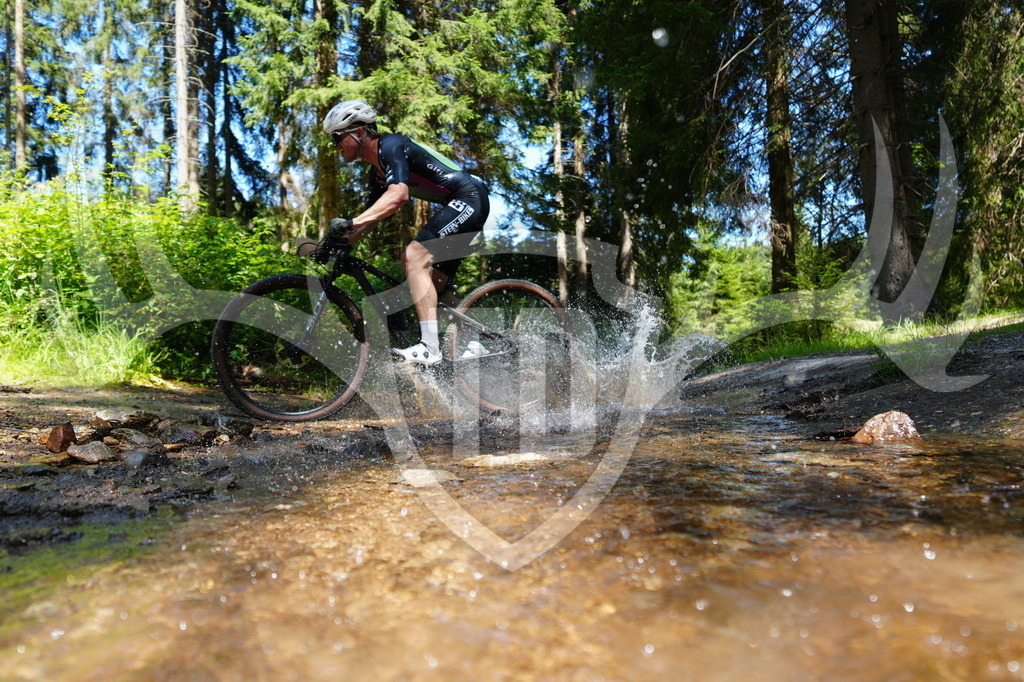 FC604741 | Fotogalerie der Treibjagd im Dunkelwald - Dein MTB Etappenrennen im Erzgebirge - Realisiert mit Pictrs.com
