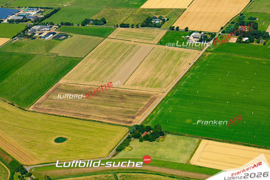 Die Luftaufnahme Wasserkoog - Tetenbüll wurde 2022 vom Flugzeug aus (keine Drohne) erstellt. Hohe Auflösung -für große Poster und Wandbilder geeignet - Garantiert!