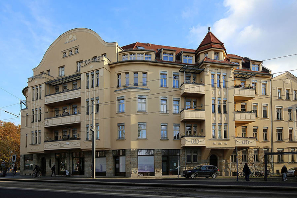 Capa-Haus | Das Team hinter BILDLEXIKON LEIPZIG bündelt historische wie aktuelle Informationen über die Stadt Leipzig in Text und Bild auf einer Plattform und stellt diese der interessierten Öffentlichkeit zur Verfügung.
