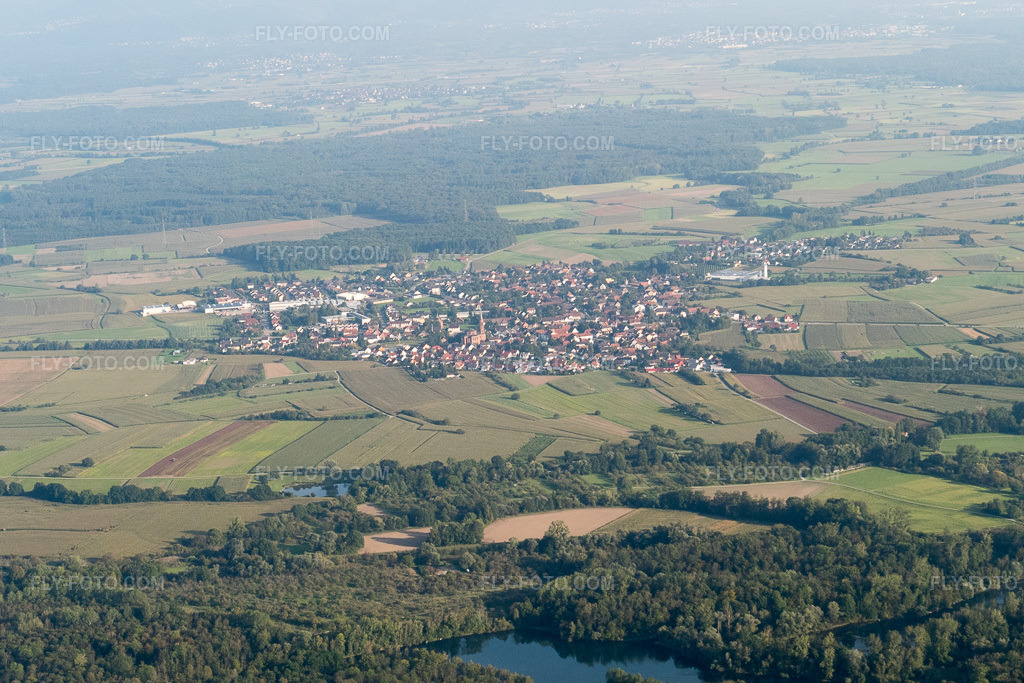Aerial view: Rheinbischofsheim in La Wantzenau in the state Bas-Rhin, France.Photo: P1000988.jpg taken on 09/15/2014 by Werner Riehm/FLY-FOTO.comResolution of the original: 5472 x 3648 px