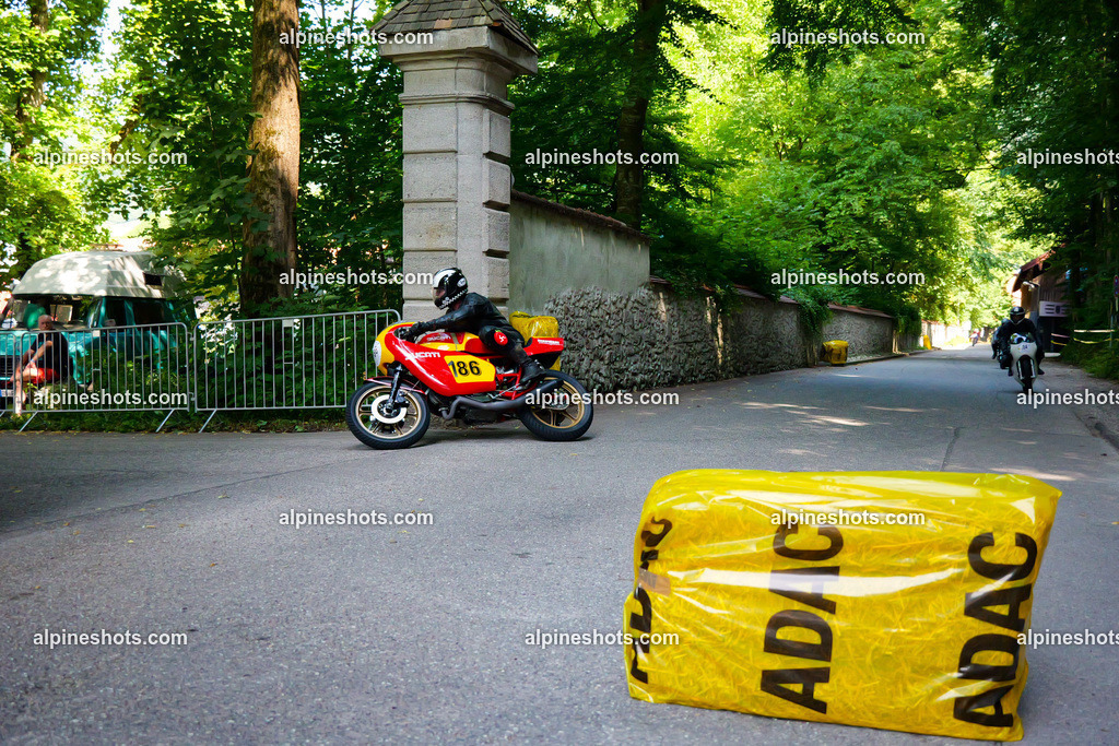 P1015061 | Erleben Sie atemberaubende, hochqualitative Fotos Ihrer Fahrt entlang der malerischen Alpenstraßen. Besuchen Sie alpineshots.com, um professionelle Aufnahmen Ihrer unvergesslichen Reise zu finden und zu kaufen - Realisiert mit Pictrs.com