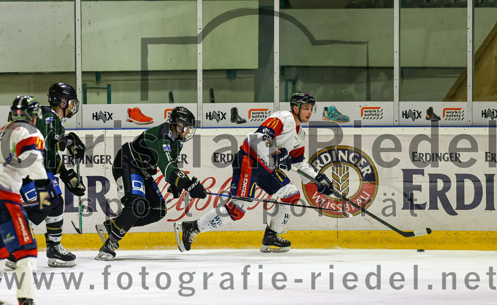 2023-01-13_116_TSV_Erding_gegen_VfE_Ulm-Neu-Ulm | Erding, Deutschland, 13.01.2023:
Eishockey, Bayernliga 2022 / 2023, 27. Spieltag, TSV Erding gegen VfE Ulm/Neu-Ulm, Endergebnis: 

Dominik Wagner (Erding Gladiators, #12)

Foto: Christian Riedel / fotografie-riedel.net