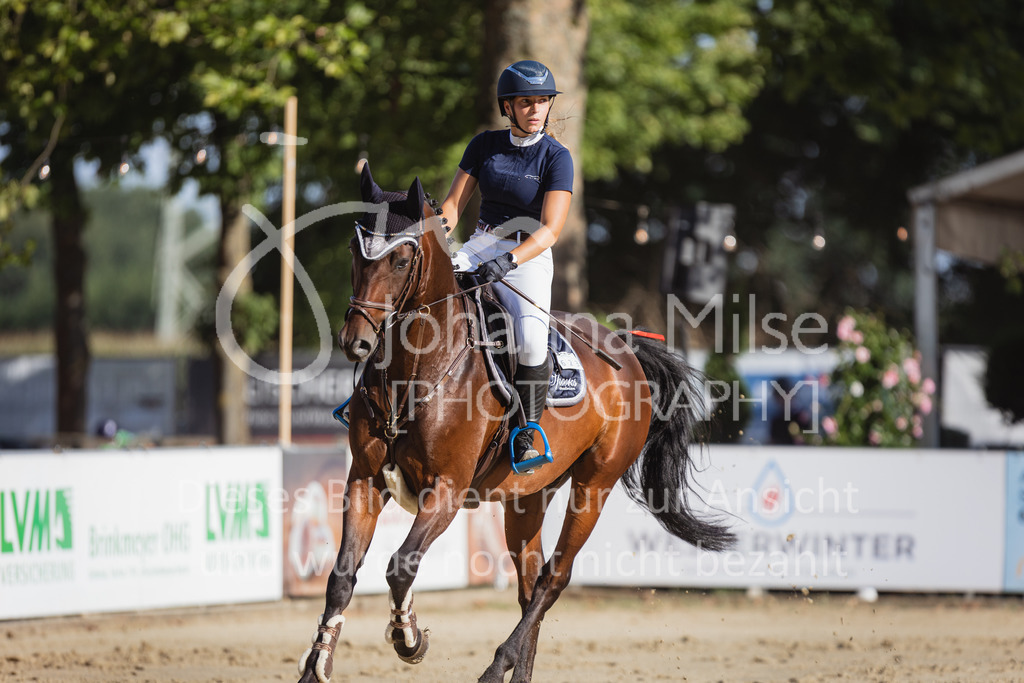 220824_Delbrueck_Stil-A1-303 | Deine schönsten Turniermomente als professionelle Fotos! Entdecke hochwertige Pferdesport-Fotografie im Online-Shop. Jetzt Fotos finden & bestellen!