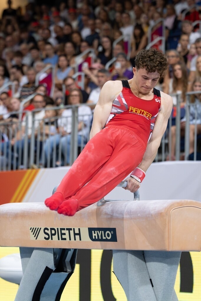 DM Finals 2026; Gerätfinals Männer Pauschenpferd | DM Finals 2026; Gerätfinals Männer Pauschenpferd***Alexander Kunz bei seiner Übung - Realisiert mit Pictrs.com