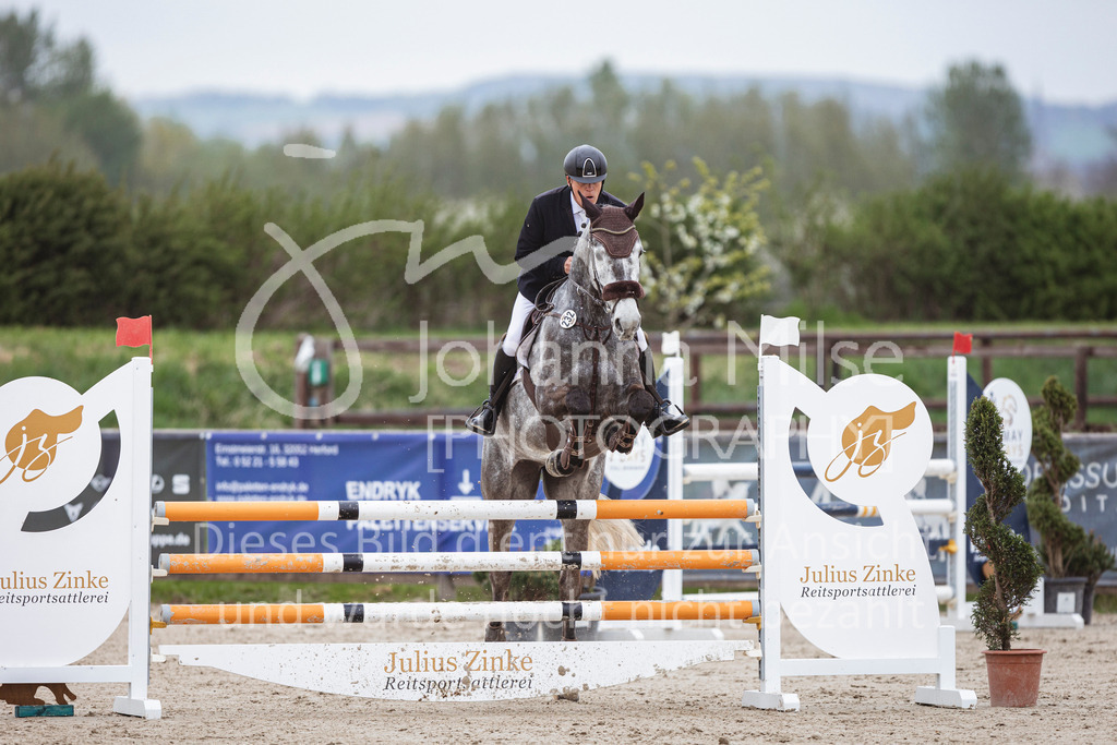 250417_Springpferde-L1-270 | Deine schönsten Turniermomente als professionelle Fotos! Entdecke hochwertige Pferdesport-Fotografie im Online-Shop. Jetzt Fotos finden & bestellen!