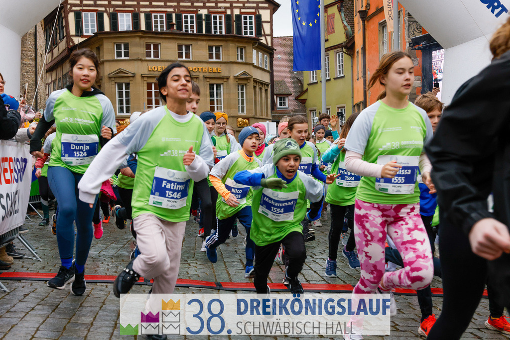 1700m Stadtwerke Jugendlauf | 3 Koenigslauf 2024 1700m Stadtwerke Jugendlauf - Realisiert mit Pictrs.com