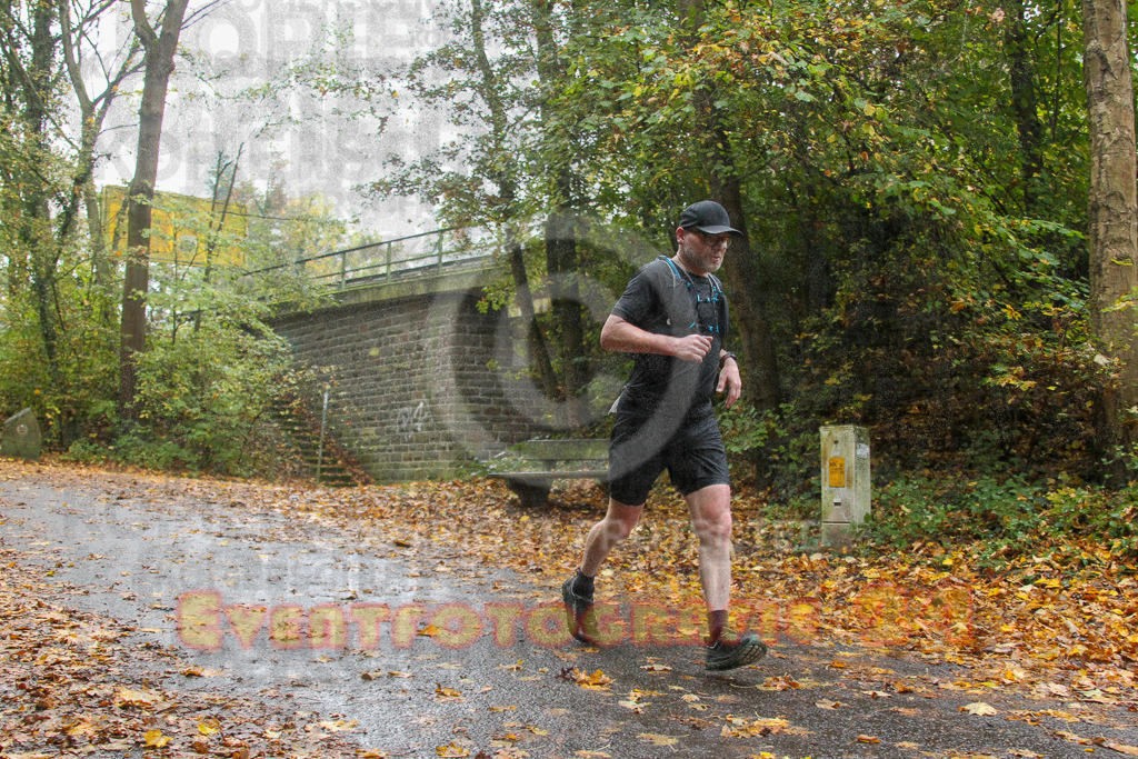 241027_0924_EV4_5601 | Sportfotografie im Rhein-Sieg Kreis, Köln, Bonn, NRW, Rheinland Pfalz, Hessen, etc. Unser Tätigkeitsfeld umfasst den Laufsport vom Volkslauf über den Marathon, Duathlon, Triathon bis zum Ultralauf wie Kölnpfad Ultra oder Schindertrail.
