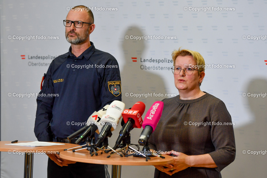 Landespolizeidirektion Oberoesterreich_ Pressekonferenz Festnahme Mordversuch Linz-Kleinmuenchen_ 09.01.2023-21 | 09.01.2023, Landespolizeidirektion Oberoesterreich, AUT, Pressekonferenz Festnahme Mordversuch Linz-Kleinmuenchen, im Bild Ulrike Breiteneder (Staatsanwaltschaft Linz), Andreas Pilsl (Landespolizeidirektor Ooe)