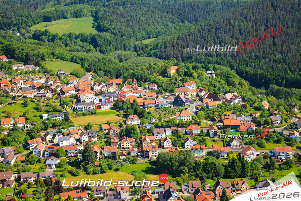 Die Luftaufnahme Theisenort - Küps wurde vom UL-Flugzeug (keine Drohne) aus fotografiert.Hohe Druck- Auflösung-die Geschenkidee!