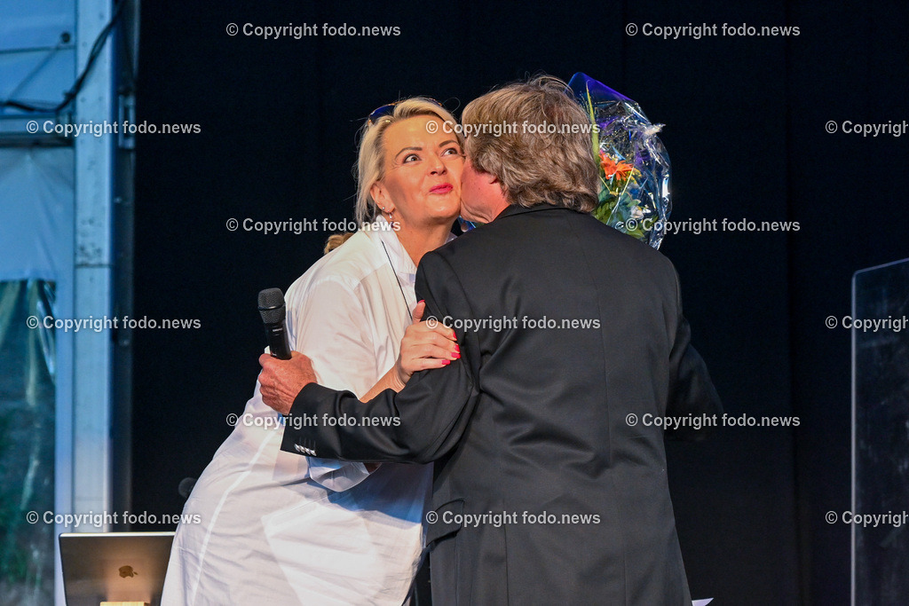 Rosengarten_ Hans Peter Gratz_ 28.06.2023-22 | 28.06.2023, Linz Poestlingberg, AUT, Rosengarten, Hans Peter Gratz and Friends, im Bild Sabine Weiler und Werner Raml (Kiwanis Club Linz & Kepler)