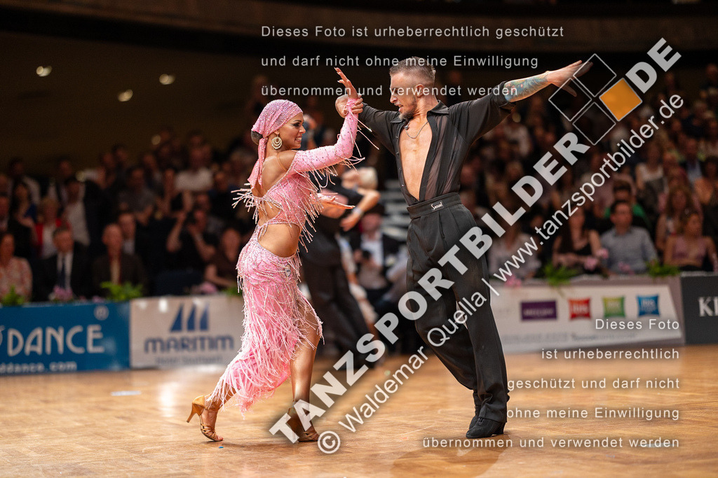 20230812-13111 | Hier finden Sie Tanz Bilder vom Latein und Standard Formationen tanzen. Sportbilder vom Tanzsport. Schöne Fotos und von Weltmeisterschaft, Europameisterschaft, Bundesliga, Regionalliga, Oberliga und Landesliga sowie von GOC Stuttgart, DanceComp, WM Bremen