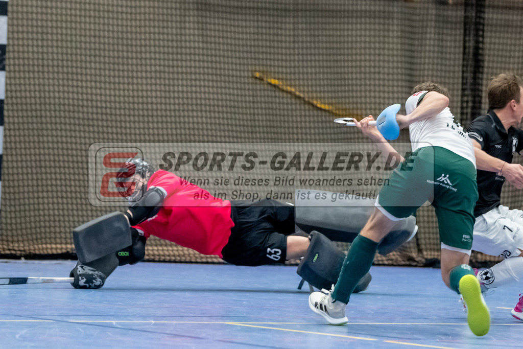 SFE_20231217_0048 | Neuss, Deutschland, 17.12.2023: Konstantin Hayner (SW Neuss) in Aktion waehrend des Spiels der Halle 1. Bundesliga Herren zwischen SW Neuss vs Uhlenhorst Mülheim im Stadionhalle (SW Neuss) am 17.12.2023 in Neuss, Deutschland. (Foto von Stephan Fehrmann)

Neuss, Germany, 17.12.2023: Konstantin Hayner (SW Neuss) in action during the game of Halle 1. Bundesliga Herren between SW Neuss vs Uhlenhorst Mülheim in Stadionhalle (SW Neuss) at 17.12.2023 in Neuss, Deutschland. (Foto von Stephan Fehrmann)