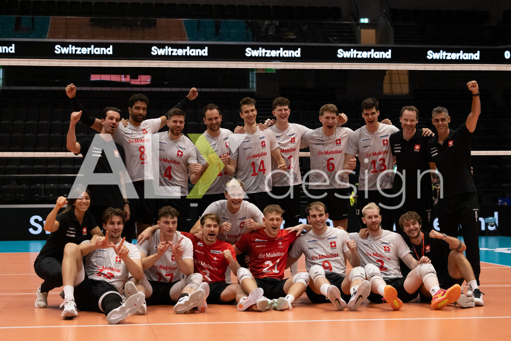 Luxembourg v Switzerland - CEV European League Men | KRIENS, SWITZERLAND - JUNE 12: Team of Switzerland winner photo after the CEV European League match between Luxembourg and Switzerland at Pilatus Arena on June 12, 2026 in Kriens, Switzerland. - Realisiert mit Pictrs.com