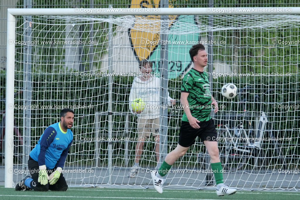 Fußball Kreispokal 25/26 Ü 32 : Spiel um Platz 3 : SV 08/29 Friedrichsfeld - SV Ringenberg AH  2 : 1 | Fußball Kreispokal 25/26 Ü 32 : Spiel um Platz 3 : SV 08/29 Friedrichsfeld - SV Ringenberg AH  2 : 1Spielort : Voerde Friedrichsfeld - Realisiert mit Pictrs.com
