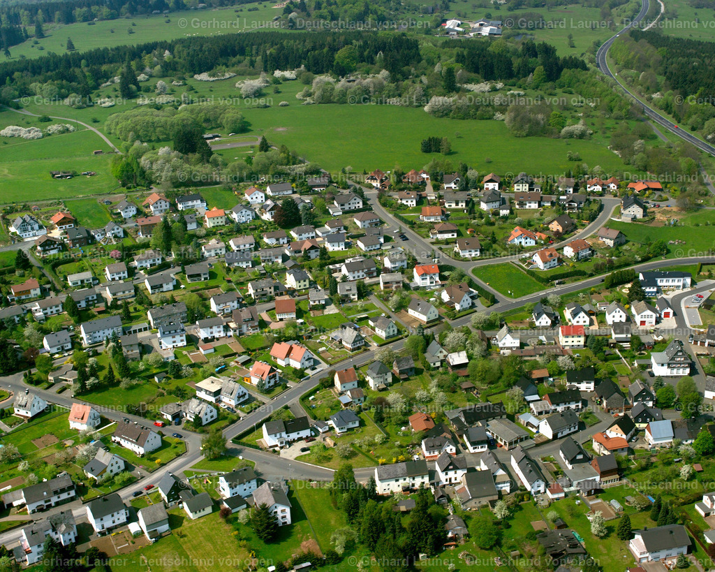 2610095 | ROTH 09.06.2006 Ortsansicht der Straßen und Häuser der Wohngebiete in Roth im Bundesland Hessen, Deutschland // Town View of the streets and houses of the residential areas in Roth in the state Hesse, Germany Foto: Gerhard Launer