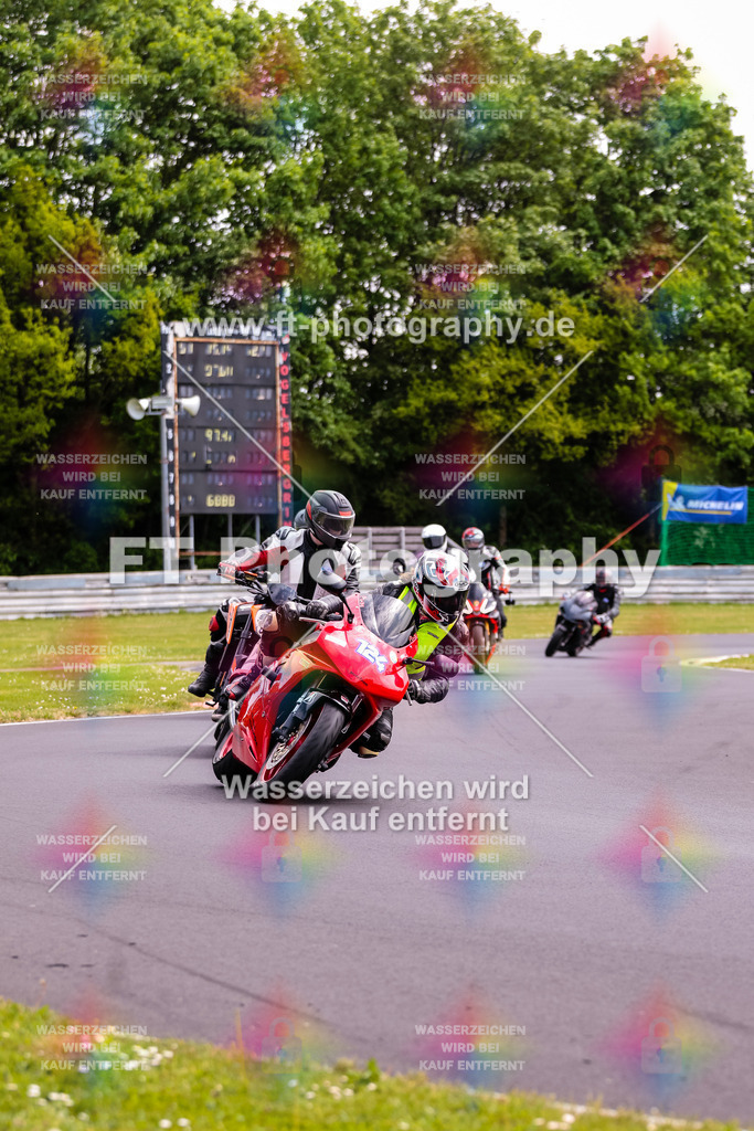 MotoTeamVBK-20673 | Hier findet Ihr Bilder von Touristenfahrten auf der Nürburgring Nordschleife oder von anderen Veranstaltungen die ich besucht habe. Viel Spass beim Durch Schauen 