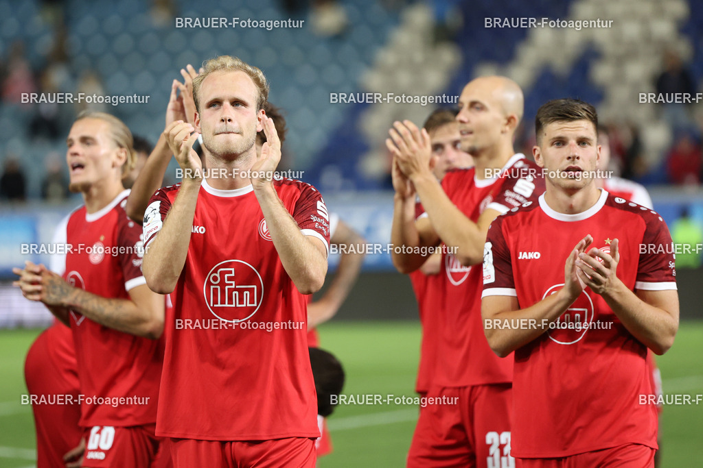 SV Wehen Wiesbaden - Rot-Weiss Essen | Wiesbaden, Deutschland, 22.08.2025XXwährend des drittliga Spiels zwischen SV Wehen Wiesbaden und Rot-Weiss Essen am 22.08.2025 in der BRITA-Arena in Wiesbaden. (Foto von Timo Bluhmki-Schmidt/Brauer Fotoagentur