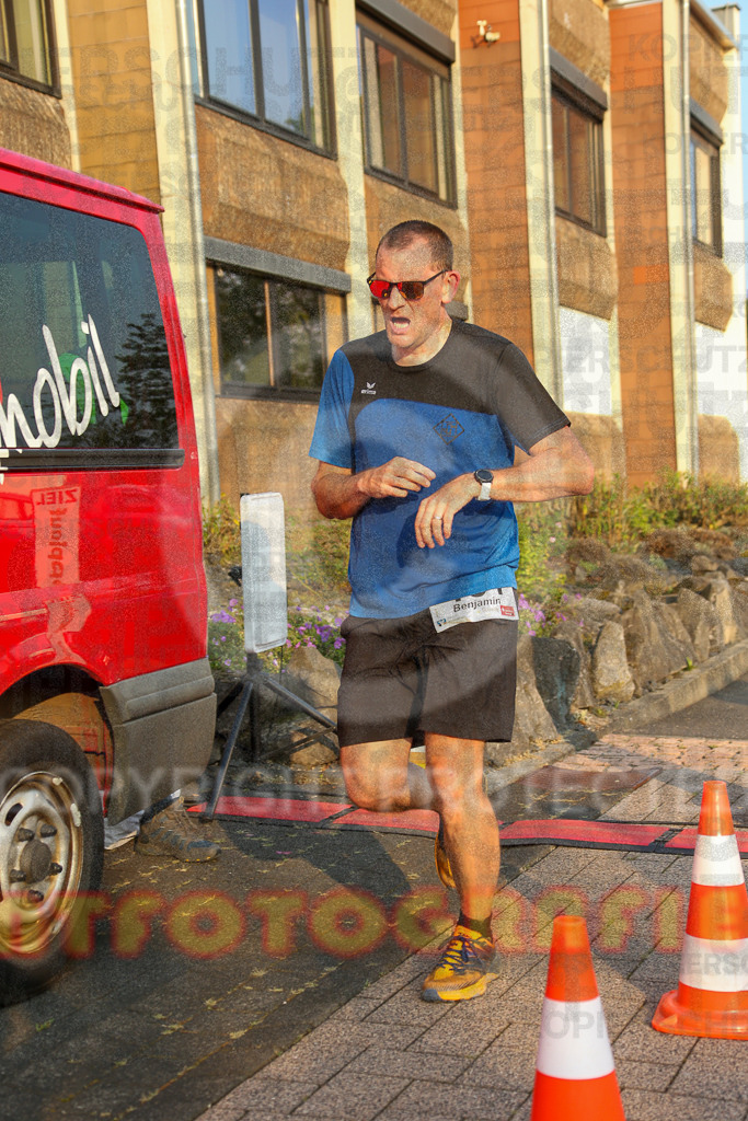 240802_1925_EX1_6414 | Sportfotografie im Rhein-Sieg Kreis, Köln, Bonn, NRW, Rheinland Pfalz, Hessen, etc. Unser Tätigkeitsfeld umfasst den Laufsport vom Volkslauf über den Marathon, Duathlon, Triathon bis zum Ultralauf wie Kölnpfad Ultra oder Schindertrail.
