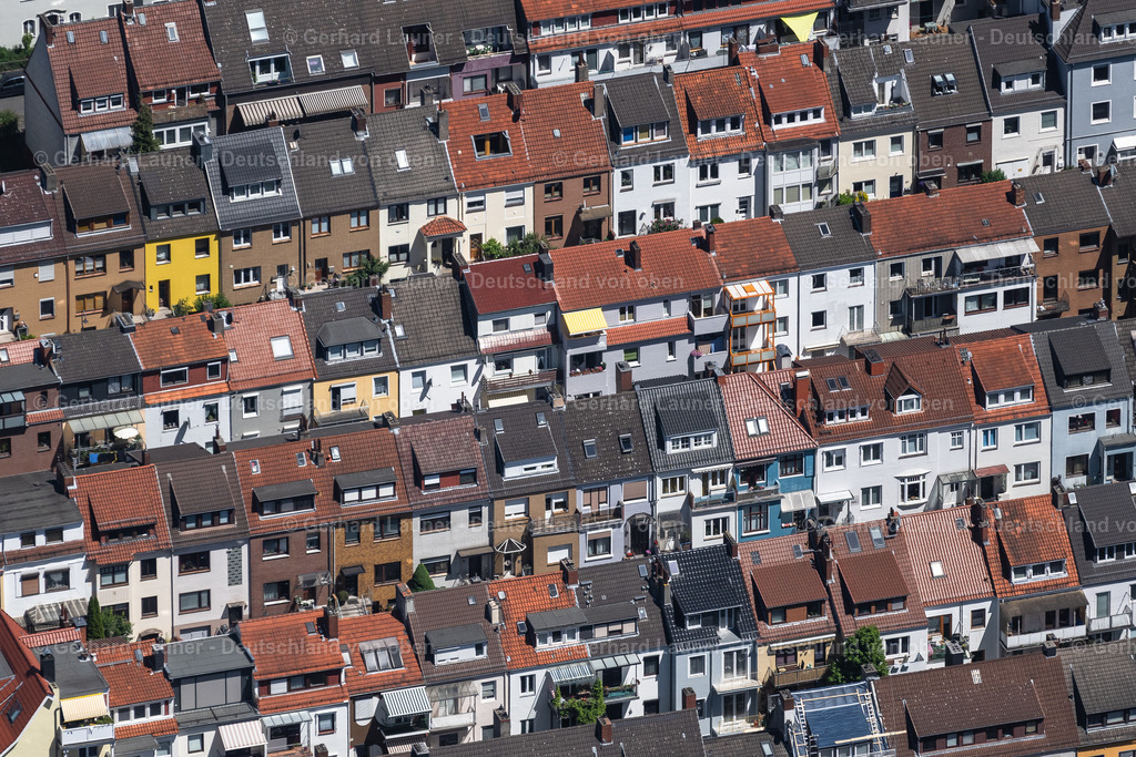 4029264 | BREMEN 01.06.2020 Reihenhaus- Siedlung an der Findorff-Bürgerweide im Ortsteil Findorff-Bürgerweide in Bremen, Deutschland. // Residential area a row house settlement Findorff-Buergerweide in the district Findorff-Buergerweide in Bremen, Germany. Foto: Gerhard Launer