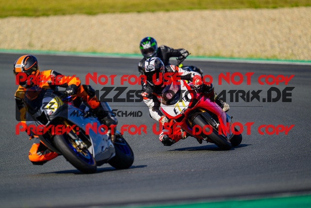 MaZZes_FotoMatrix_240724_6007705_2-453 | GELB