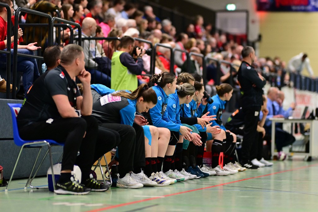 Handball I Frauen I Saison 2024-2025 I 2. HBF I 20. Spieltag I HL Buchholz 08-Rosengarten - Bergischer HC | Der Sportfotograf. - Realisiert mit Pictrs.com