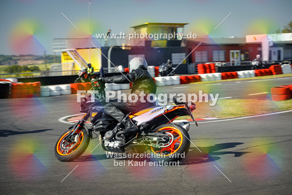 OBK_Mai_Volker_Adam-10386 | Hier findet Ihr Bilder von Touristenfahrten auf der Nürburgring Nordschleife oder von anderen Veranstaltungen die ich besucht habe. Viel Spass beim Durch Schauen 