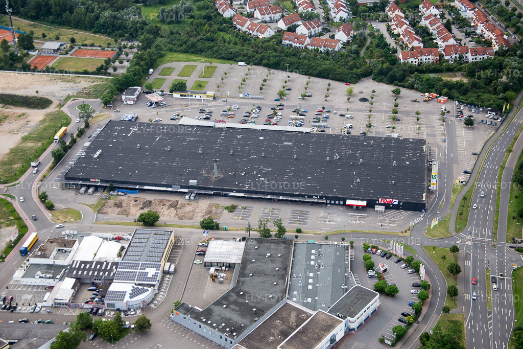 Luftbild: Scheck-in Center in Brühl im Bundesland Baden-Württemberg in Deutschland. Foto: IMG_090931.jpg vom 04.07.2016 durch Werner Riehm/FLY-FOTO.de