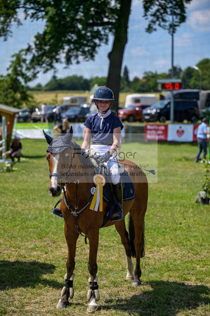 Reitturnier Voxtrup | Entdecke hochwertige Reitturnierfotos von Foto Oger. Professionell, emotional und authentisch – jetzt Lieblingsmomente im Shop bestellen.Deutschlandweite Turnierfotografie. - Realisiert mit Pictrs.com