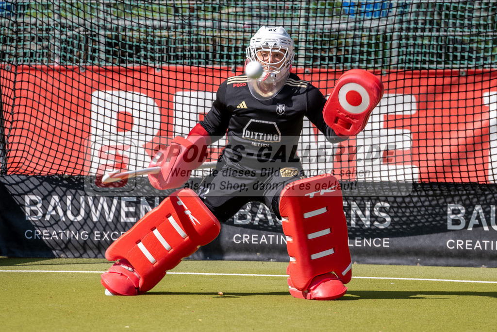 SFE_20250412_0002 | Köln, Deutschland, 12.04.2025:  Hockey 1. Bundesliga Damen Rot-Weiss Köln - Harvestehuder THC im KTHC Stadion Rot-Weiss Köln Tennis and Hockey Club am 12.04.2025 in Köln, Deutschland. (Foto von Stephan Fehrmann)Köln, Germany, 12.04.2025: Hockey 1. Bundesliga Damen Rot-Weiss Köln - Harvestehuder THC in KTHC Stadion Rot-Weiss Köln Tennis and Hockey Club at 12.04.2025 in Köln, Deutschland. (Foto from Stephan Fehrmann)