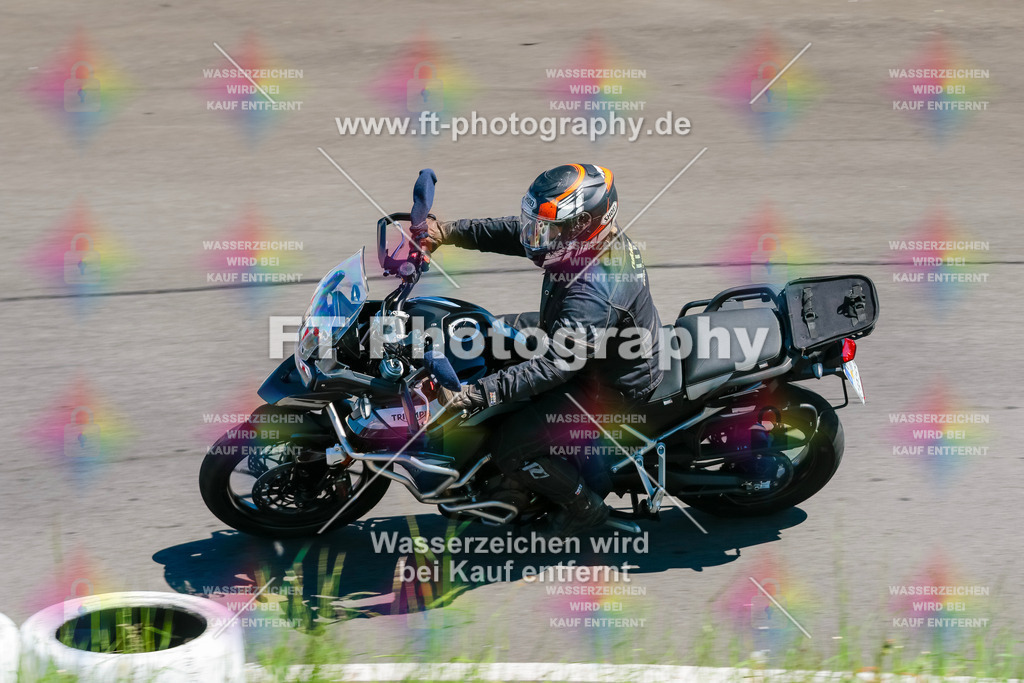 Moto-TeamOBK-22427 | Hier findet Ihr Bilder von Touristenfahrten auf der Nürburgring Nordschleife oder von anderen Veranstaltungen die ich besucht habe. Viel Spass beim Durch Schauen 