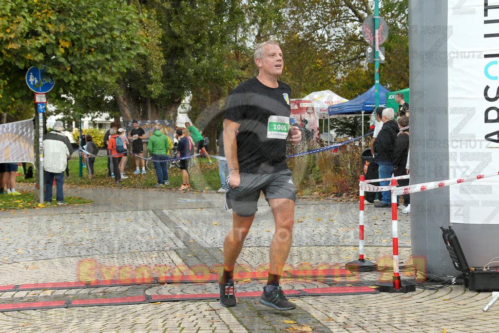 241020_1102_EX1_0803 | Sportfotografie im Rhein-Sieg Kreis, Köln, Bonn, NRW, Rheinland Pfalz, Hessen, etc. Unser Tätigkeitsfeld umfasst den Laufsport vom Volkslauf über den Marathon, Duathlon, Triathon bis zum Ultralauf wie Kölnpfad Ultra oder Schindertrail.