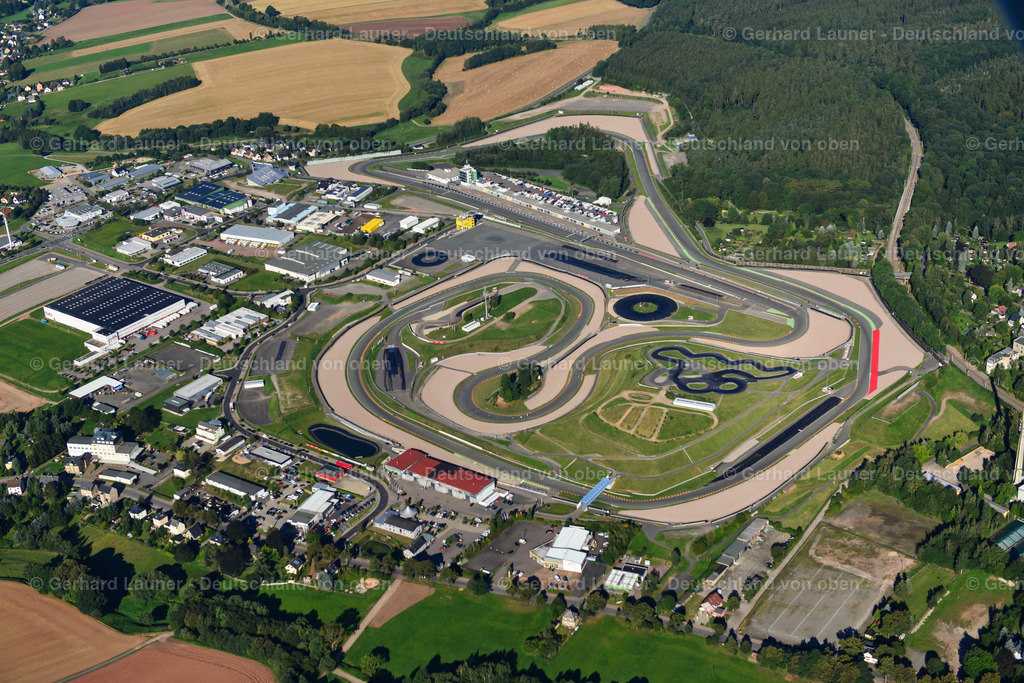 3636817 | OBERLUNGWITZ 25.08.2016 Rennstrecke der Rennbahn am Sachsenring in Oberlungwitz im Bundesland Sachsen. Weiterführende Informationen bei: Allgemeiner Deutscher Automobil-Club Sachsen e.V.. // Racetrack racecourse in Oberlungwitz in the state Saxony. Further information at: Allgemeiner Deutscher Automobil-Club Sachsen e.V.. Foto: Gerhard Launer