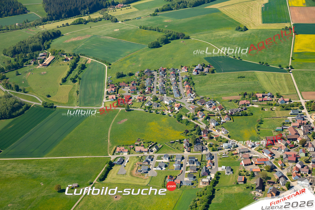 Schöne Luftaufnahme Thurndorf Kirchenthumbach - Die Luftaufnahme wurde 2025 vom Flugzeug heraus erstellt ( keine Drohne ) - Hochauflösende Luftaufnahme - für professionelle Ausdrucke geeignet. Die Geschenkidee !Mit Lizenz und Bildrechte bestellbar
