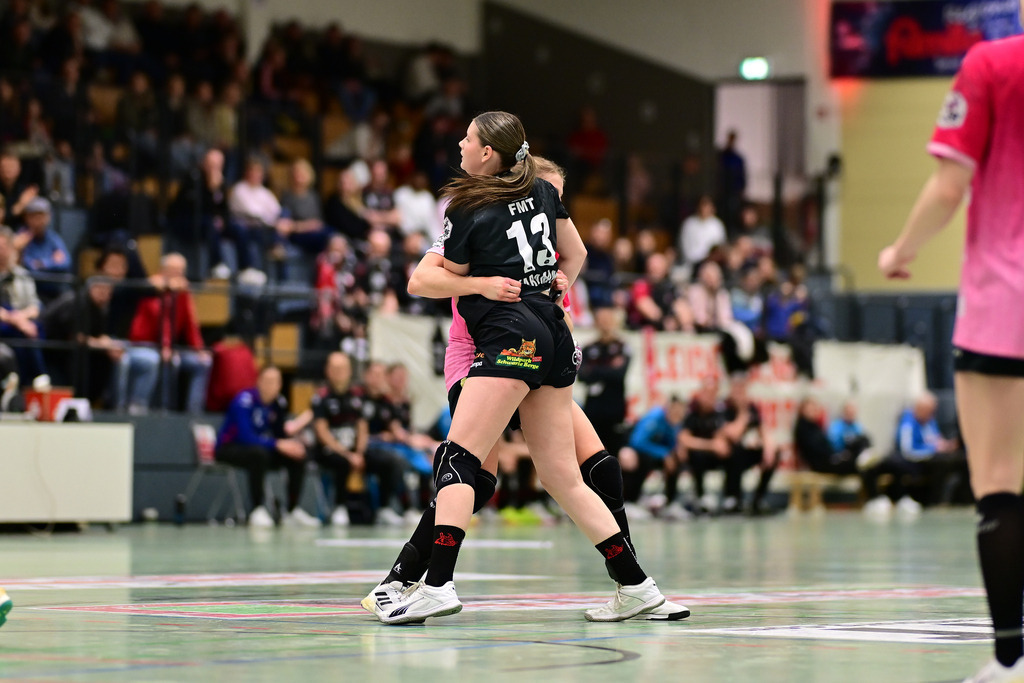 Handball I Frauen I Saison 2024-2025 I 2. HBF I 16. Spieltag I HL Buchholz 08-Rosengarten - SV Union Halle-Neustadt | Der Sportfotograf. - Realisiert mit Pictrs.com