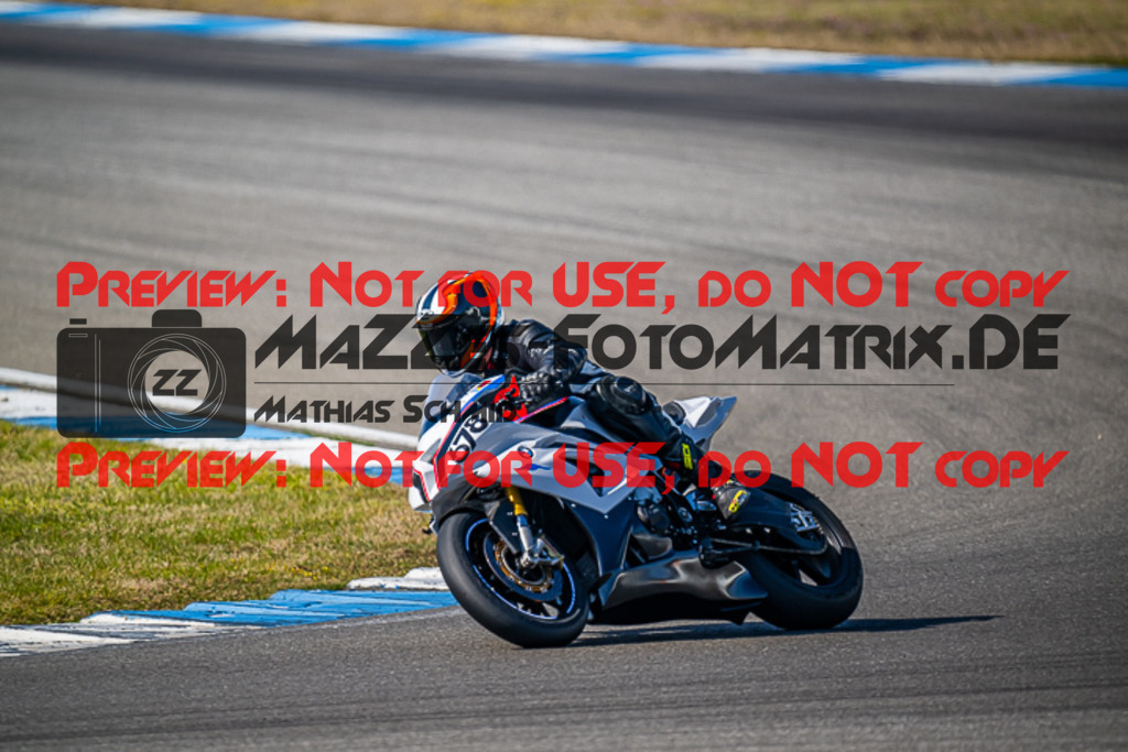 MaZZes_FotoMatrix_230410_4627 | ROT