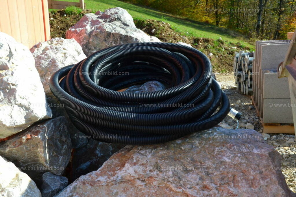 bib-lg17-elektroinstallation-0039 | Nach LV-Leistungsgruppen sortierte Detailfotos über den Bau eines Hauses. Alle Hausbau-Bilder direkt vom Urheber und Autor der Website Haus-Selber-Bauen.com