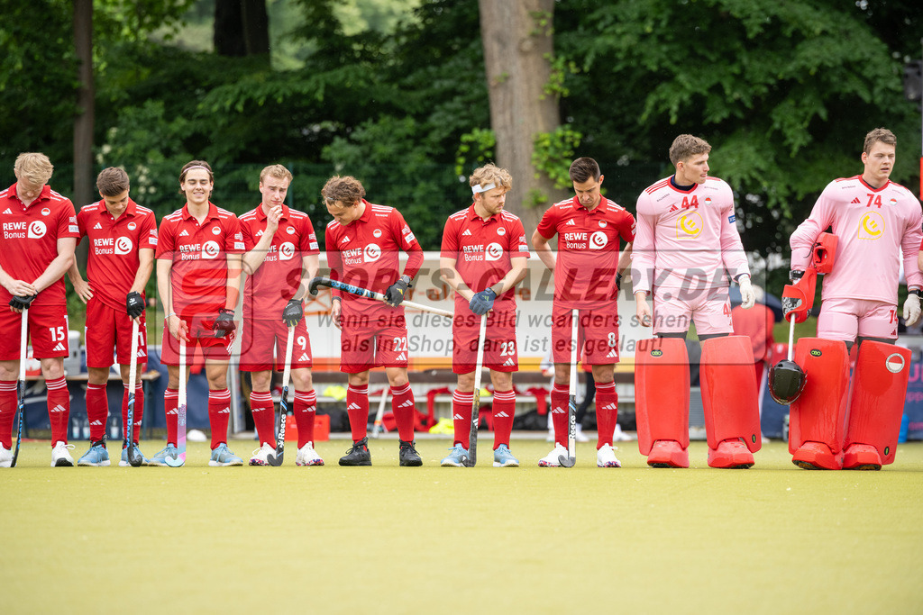 SFE_20250524_0017 | Köln, Deutschland, 24.05.2025:  Hockey 1. Bundesliga Herren Rot-Weiss Köln - Mannheimer THC im KTHC Stadion Rot-Weiss Köln Tennis and Hockey Club am 24.05.2025 in Köln, Deutschland. (Foto von Stephan Fehrmann)Köln, Germany, 24.05.2025: Hockey 1. Bundesliga Herren Rot-Weiss Köln - Mannheimer THC in KTHC Stadion Rot-Weiss Köln Tennis and Hockey Club at 24.05.2025 in Köln, Deutschland. (Foto from Stephan Fehrmann)