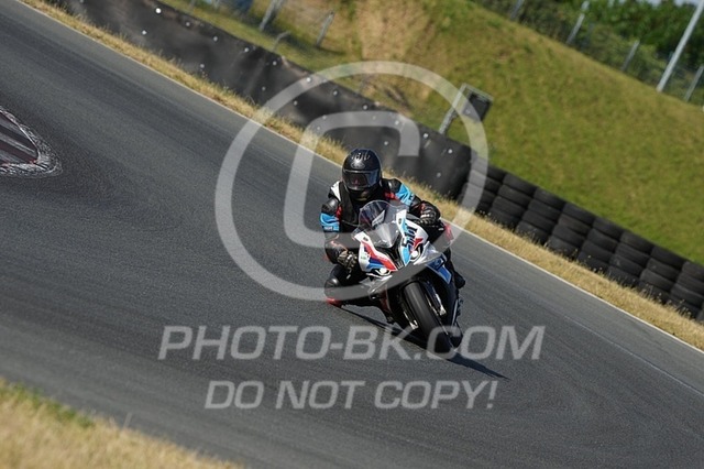 2025_06_19_PBK_17446 | Sportfotografie; SlowMotion; Video; Rennstrecke; Hafeneger; Speer; Racing; RSE; BMW; CBO; Trackday; Motorsportarena; Hockenheimring; Brno; Most; Barcelona; Valencia