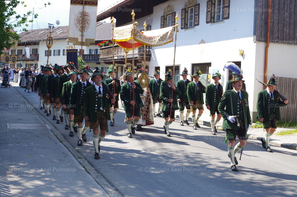 IMGP3790 | fotografiert von Axel PollmannLeonhardi Wallfahrt Benediktbeuern und Murnau, Fronleichnam, Fasching, Landschaft im Loisachtal und Benediktbeuern  - Realisiert mit Pictrs.com