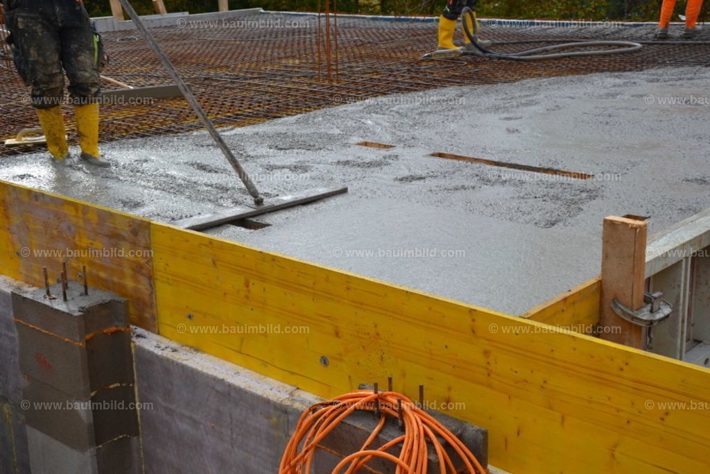 bib-lg04-betonarbeiten-0336 | Nach LV-Leistungsgruppen sortierte Detailfotos über den Bau eines Hauses. Alle Hausbau-Bilder direkt vom Urheber und Autor der Website Haus-Selber-Bauen.com
